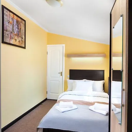 Orange Hotel