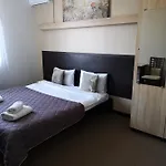 Hotel Orange Leópolis