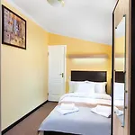 Orange Hotel