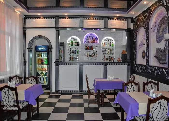 Orange מלון לבוב